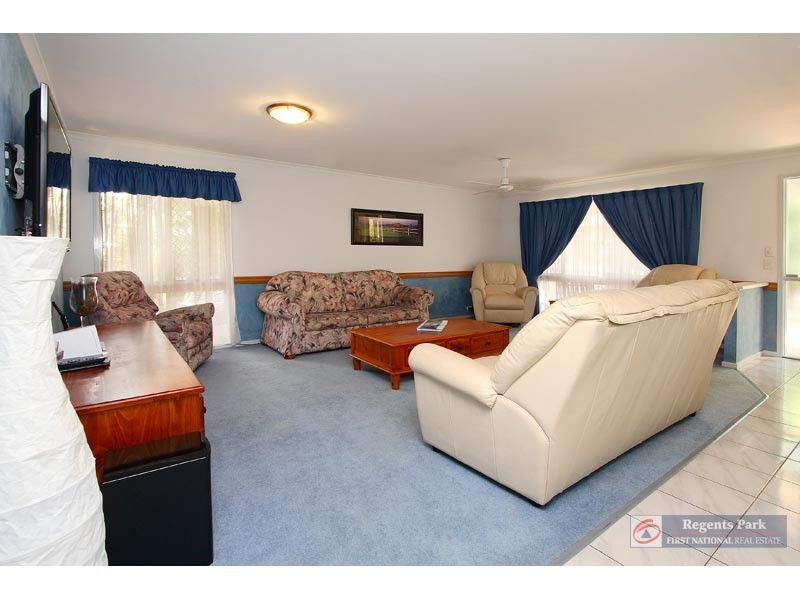 50 Haldham Crescent, Regents Park QLD 4118