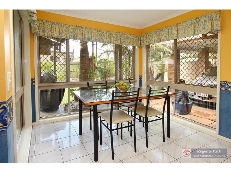 50 Haldham Crescent, Regents Park QLD 4118