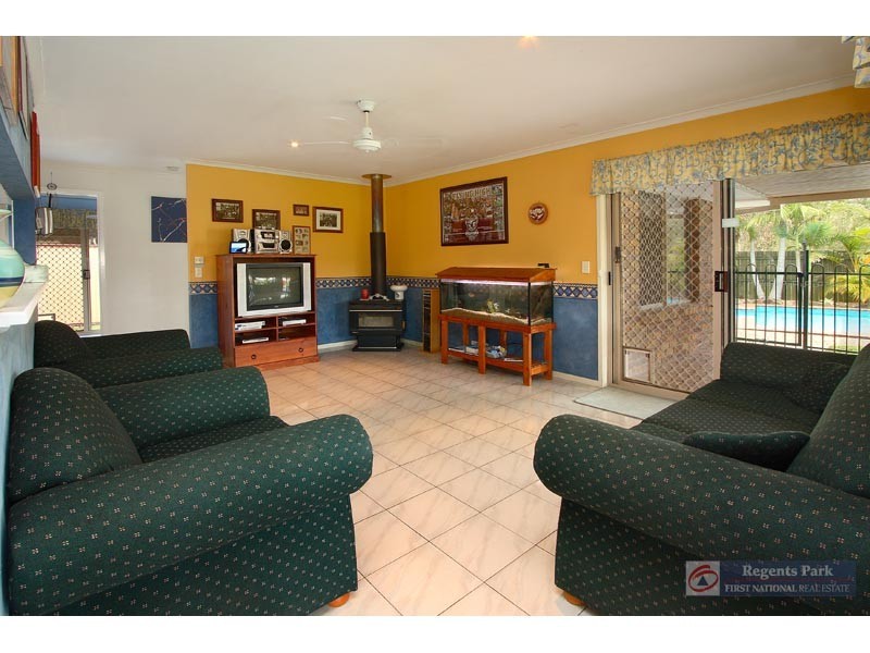 50 Haldham Crescent, Regents Park QLD 4118