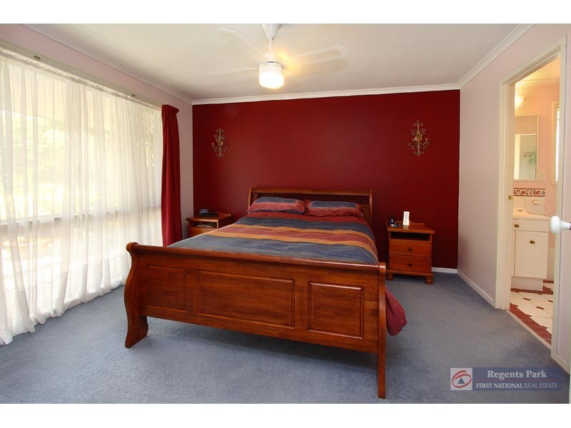 50 Haldham Crescent, Regents Park QLD 4118