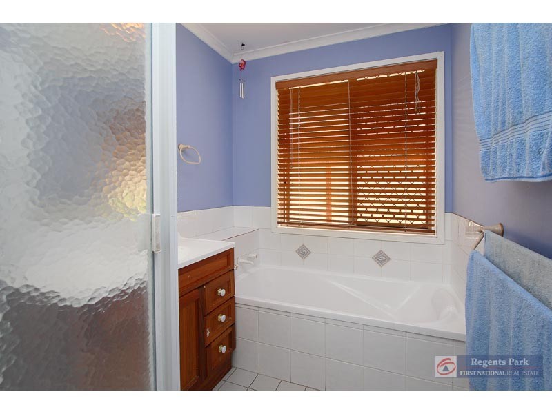 50 Haldham Crescent, Regents Park QLD 4118