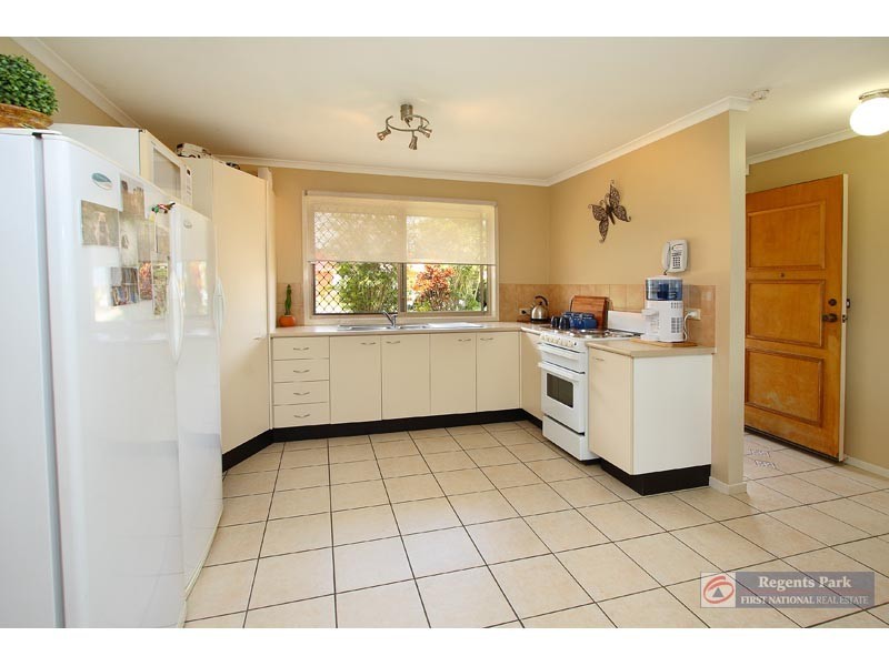 56 Bottlebrush Drive, Regents Park QLD 4118