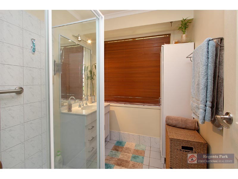 56 Bottlebrush Drive, Regents Park QLD 4118