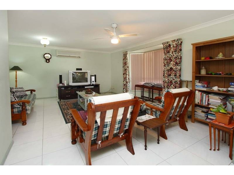 4 Regal Drive, Regents Park QLD 4118