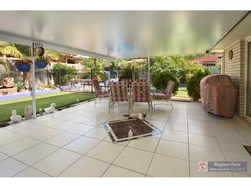 76 Solandra Cct, Regents Park QLD 4118