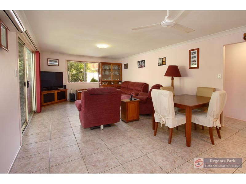 76 Solandra Cct, Regents Park QLD 4118
