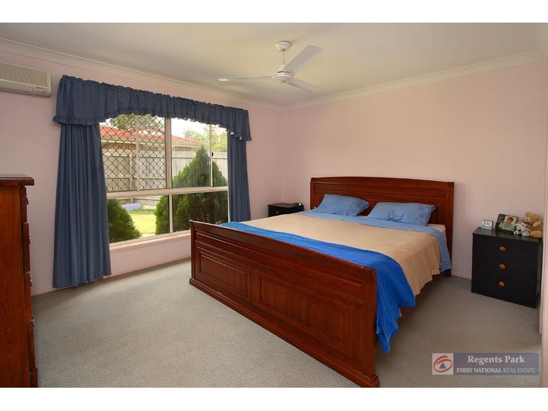 76 Solandra Cct, Regents Park QLD 4118