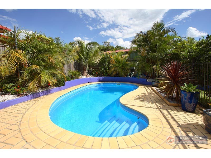 76 Solandra Cct, Regents Park QLD 4118