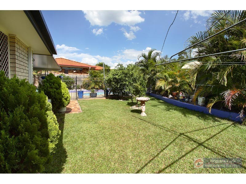 76 Solandra Cct, Regents Park QLD 4118