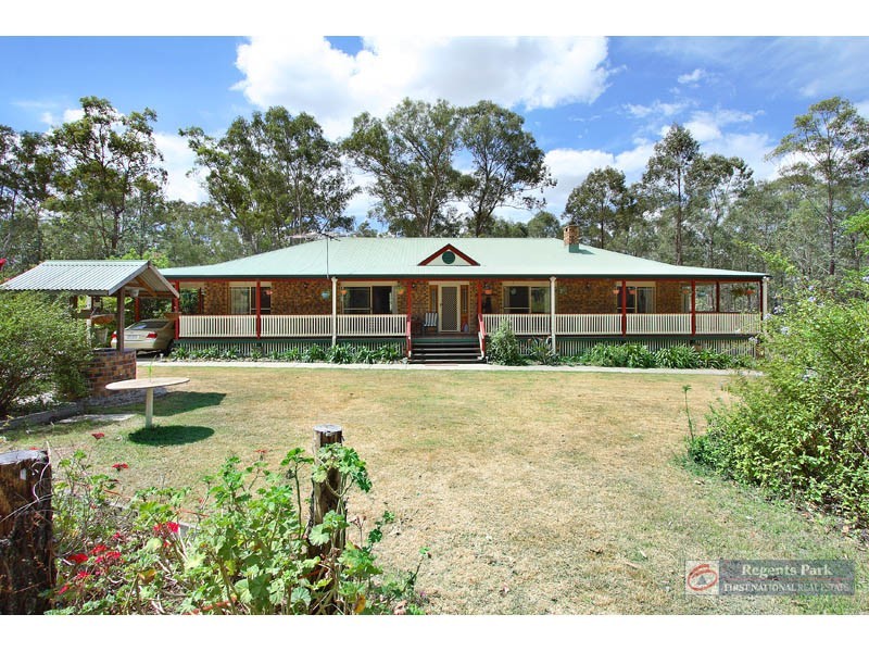 21 Pakenham Street, Greenbank QLD 4124