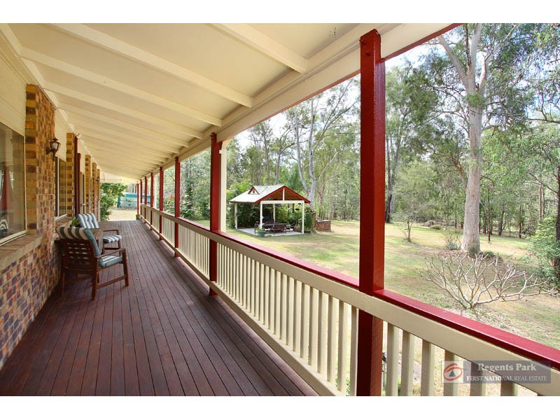 21 Pakenham Street, Greenbank QLD 4124