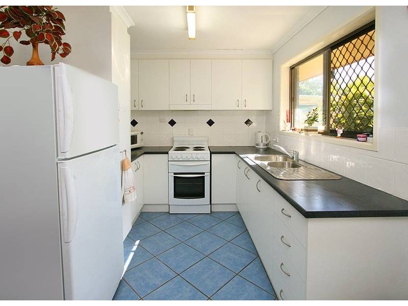 15 Whitcomb Street, Hillcrest QLD 4118