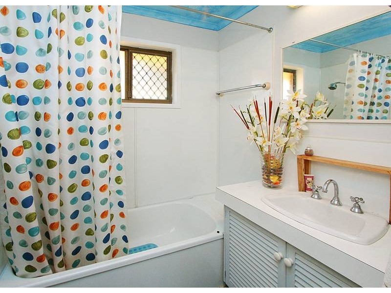 15 Whitcomb Street, Hillcrest QLD 4118