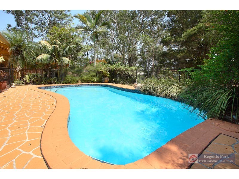1 Peregrine Street, Park Ridge QLD 4125