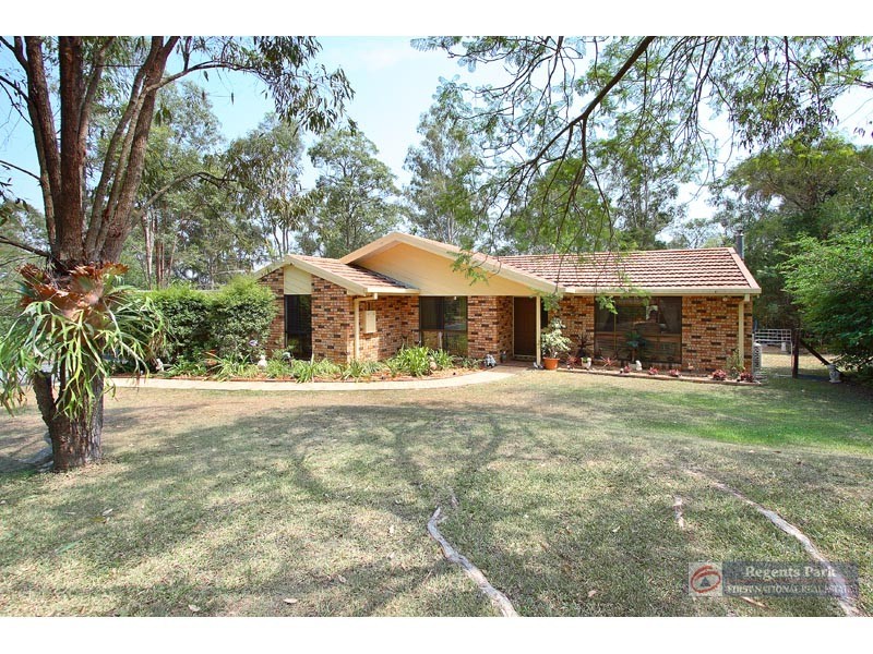 1 Peregrine Street, Park Ridge QLD 4125