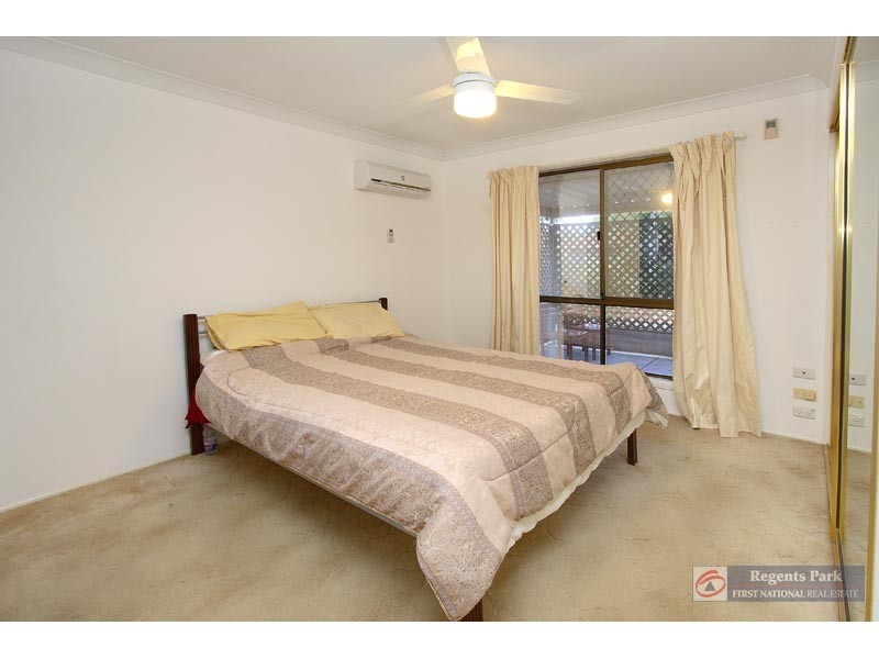 6 Cresthill Avenue, Regents Park QLD 4118