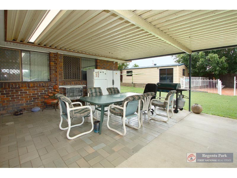 6 Regency Drive, Regents Park QLD 4118