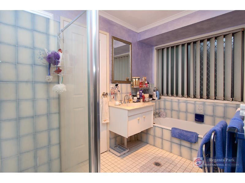 6 Regency Drive, Regents Park QLD 4118