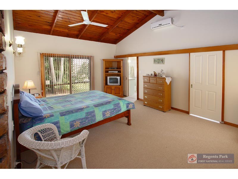 7 Resi Drive, Regents Park QLD 4118