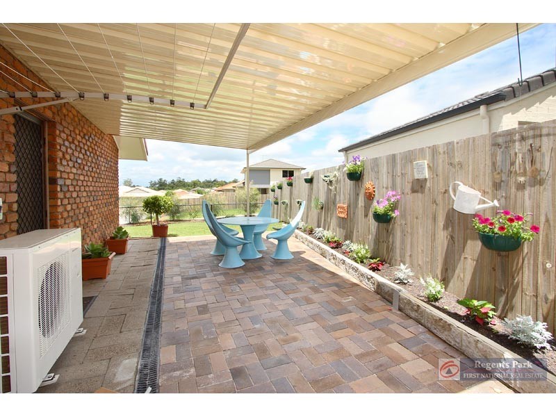 7 Resi Drive, Regents Park QLD 4118