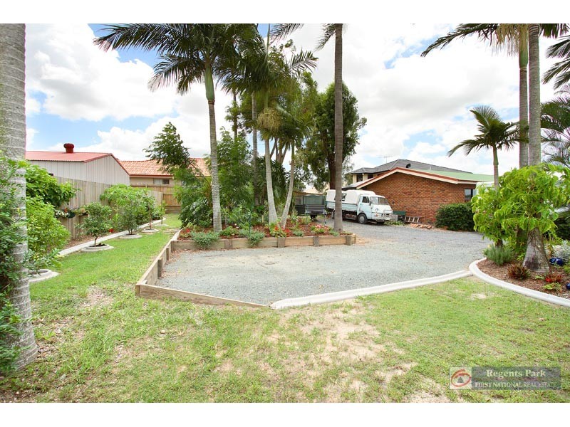 7 Resi Drive, Regents Park QLD 4118