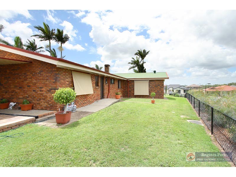 7 Resi Drive, Regents Park QLD 4118