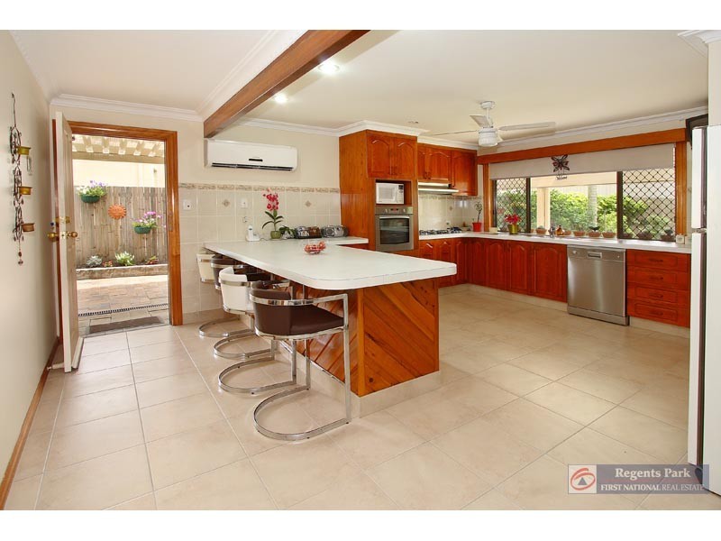 7 Resi Drive, Regents Park QLD 4118
