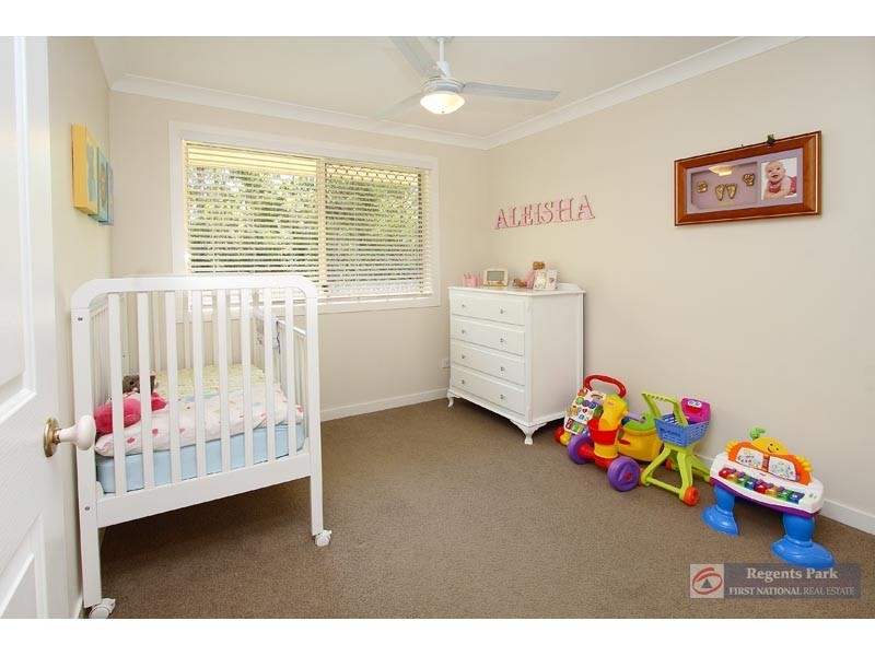 24 Solandra Cct, Regents Park QLD 4118