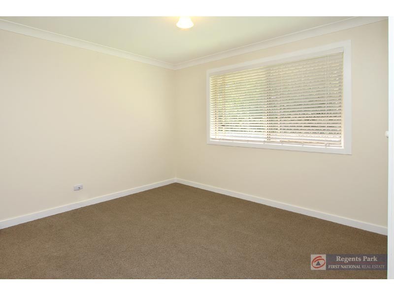 24 Solandra Cct, Regents Park QLD 4118