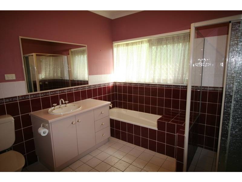 2 Vullers Drive, Greenbank QLD 4124