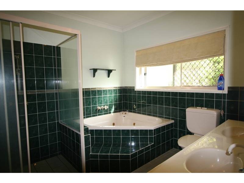 2 Vullers Drive, Greenbank QLD 4124