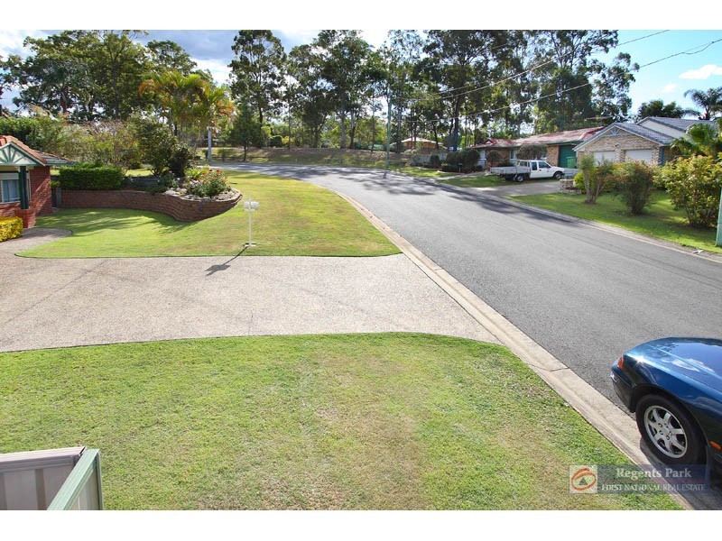 2 Iberis Court, Regents Park QLD 4118