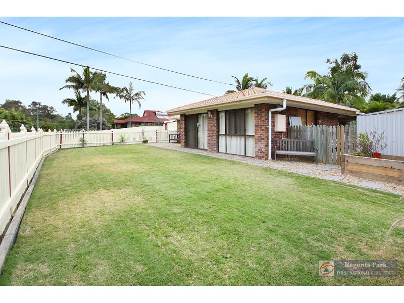 31 Colisa Cr, Regents Park QLD 4118