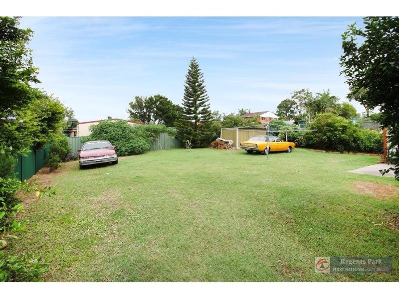 25 Dorachus Drive, Regents Park QLD 4118