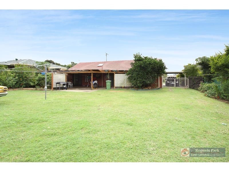 25 Dorachus Drive, Regents Park QLD 4118