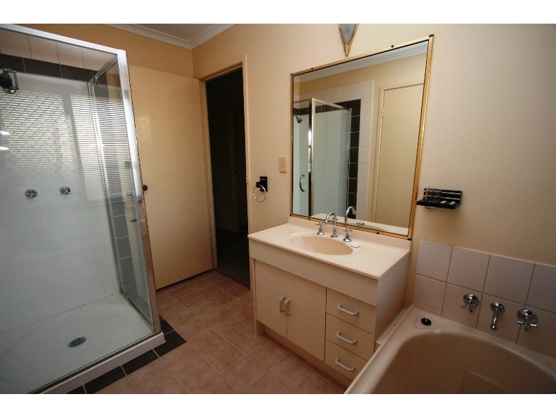 89 Bottlebrush Drive, Regents Park QLD 4118