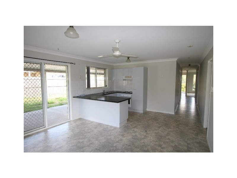 12 Benjamina Court, Regents Park QLD 4118