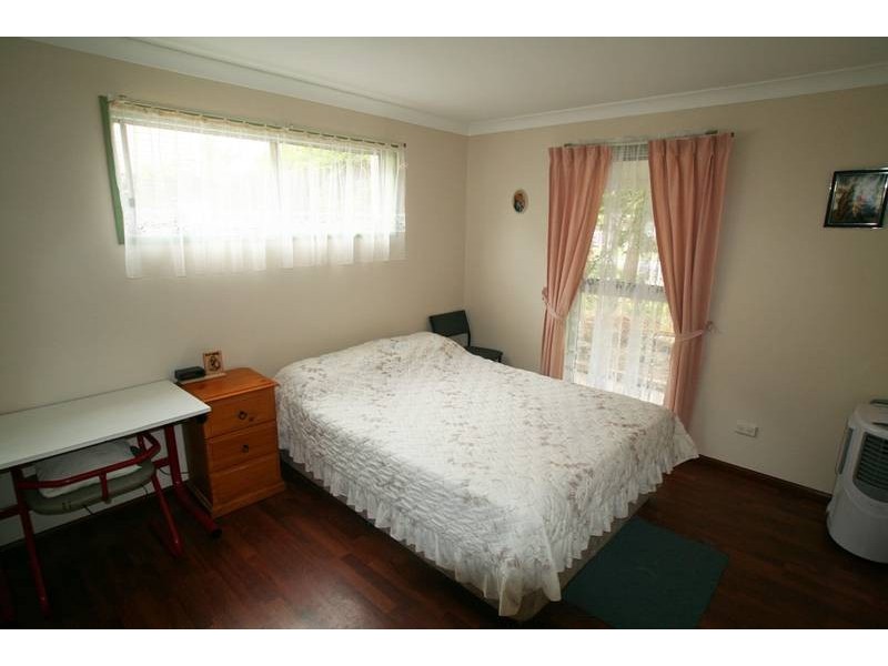 72 Peveral Street, Hillcrest QLD 4118