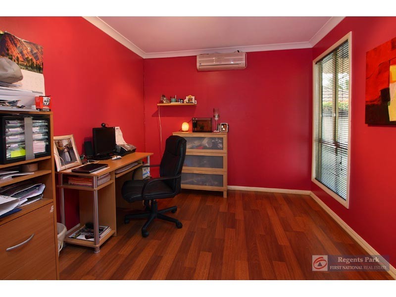 2 Jewel Ct, Regents Park QLD 4118