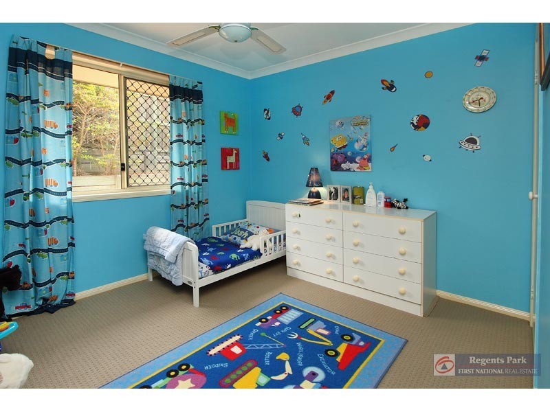 2 Jewel Ct, Regents Park QLD 4118