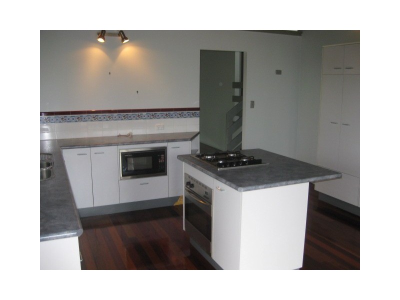 7 Castile Cres, Edens Landing QLD 4207