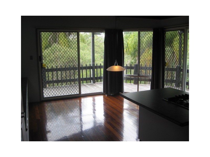 7 Castile Cres, Edens Landing QLD 4207