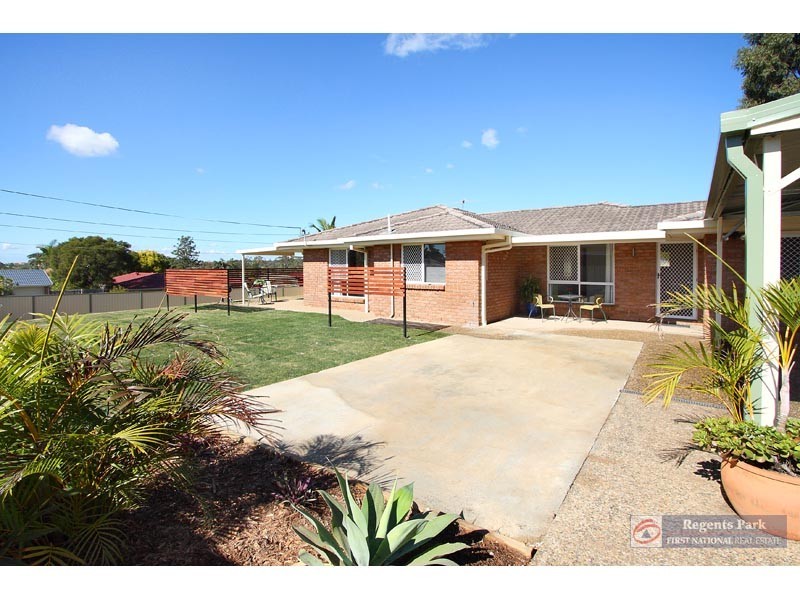 2 Iberis Ct, Regents Park QLD 4118