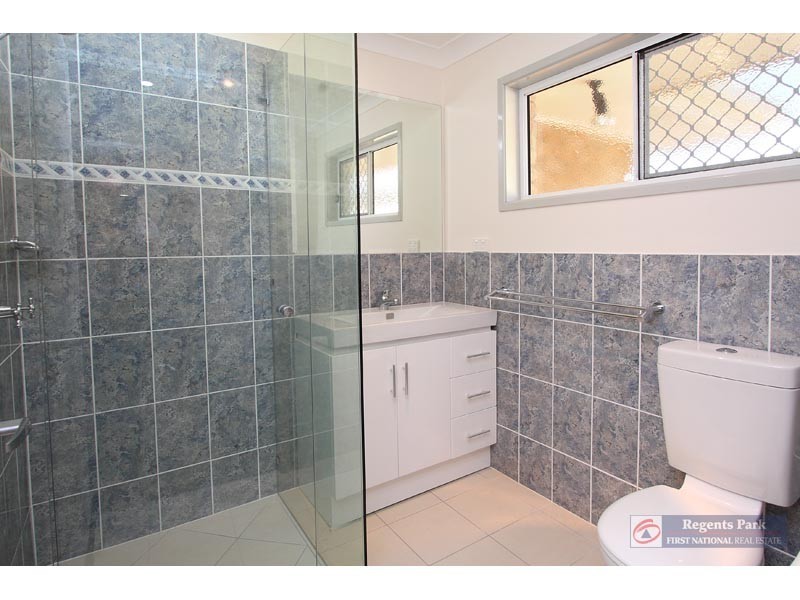 2 Iberis Ct, Regents Park QLD 4118