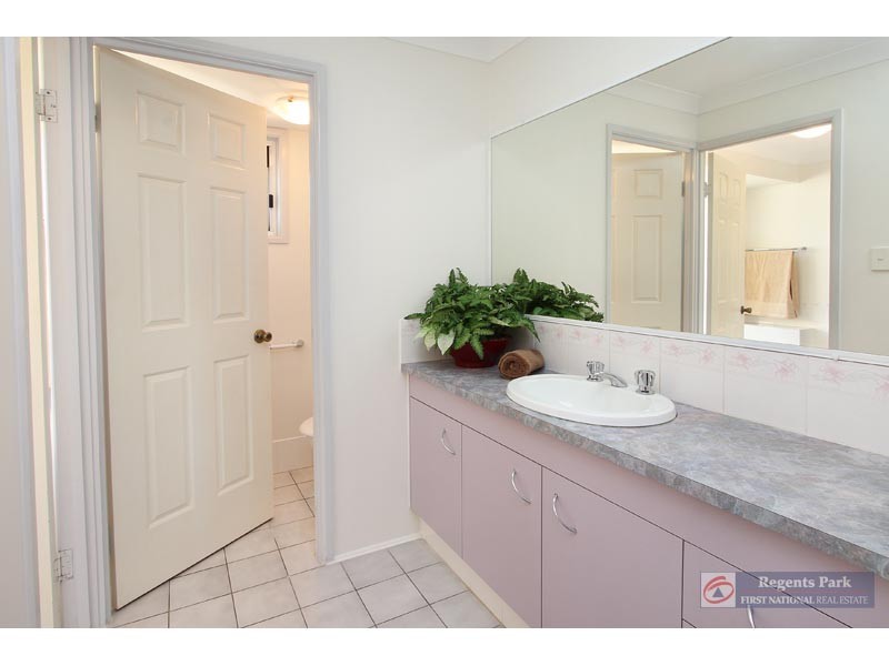 2 Iberis Ct, Regents Park QLD 4118