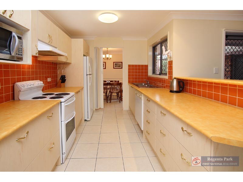 12 Virosa Ct, Regents Park QLD 4118