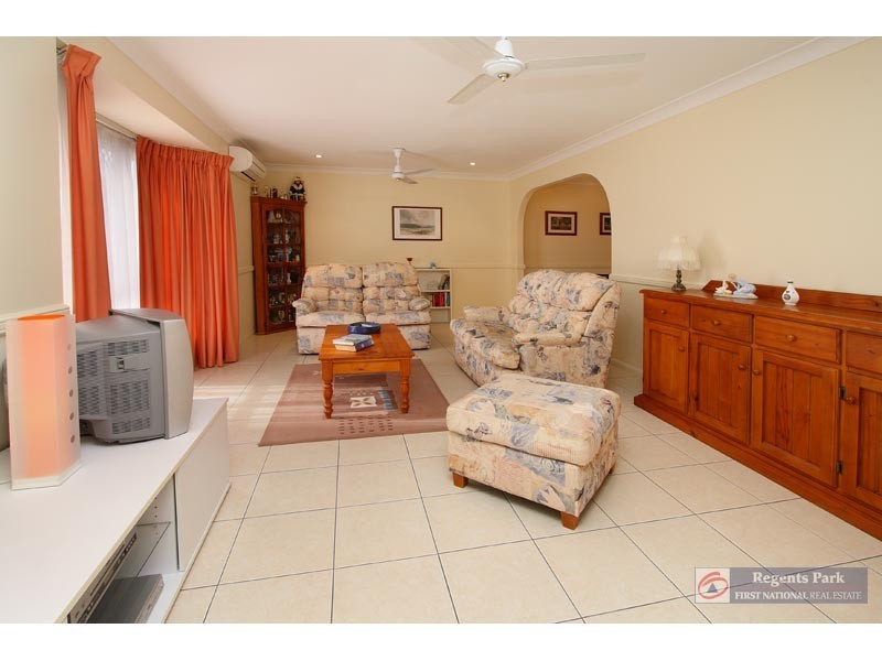 12 Virosa Ct, Regents Park QLD 4118