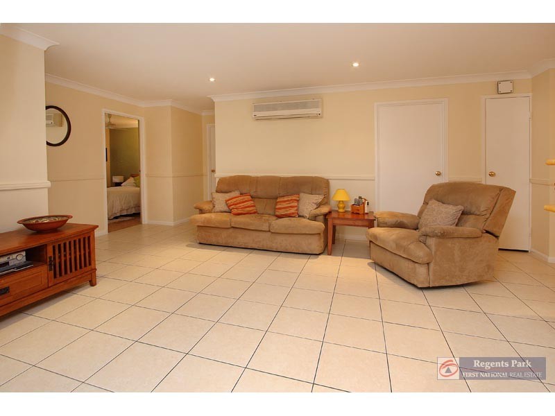 12 Virosa Ct, Regents Park QLD 4118