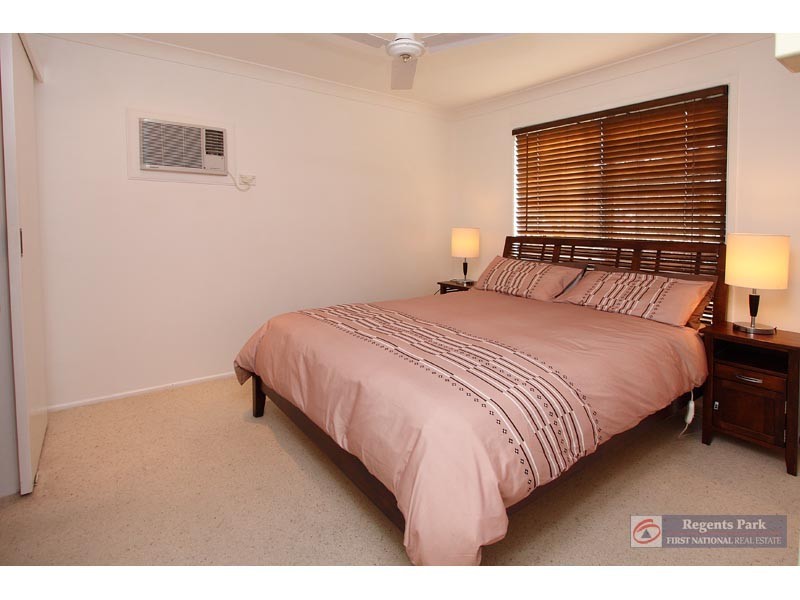 12 Virosa Ct, Regents Park QLD 4118