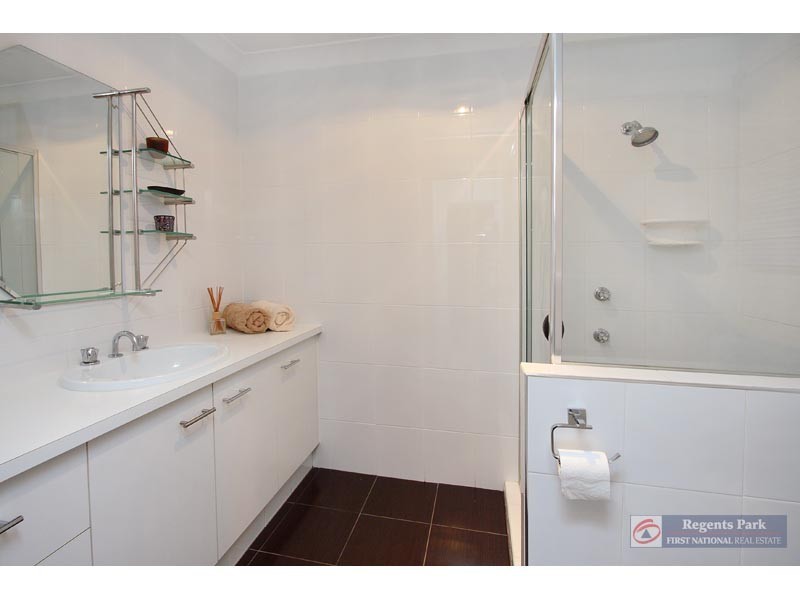 12 Virosa Ct, Regents Park QLD 4118